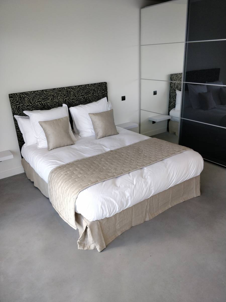 Préparation des lits par Flo Conciergerie